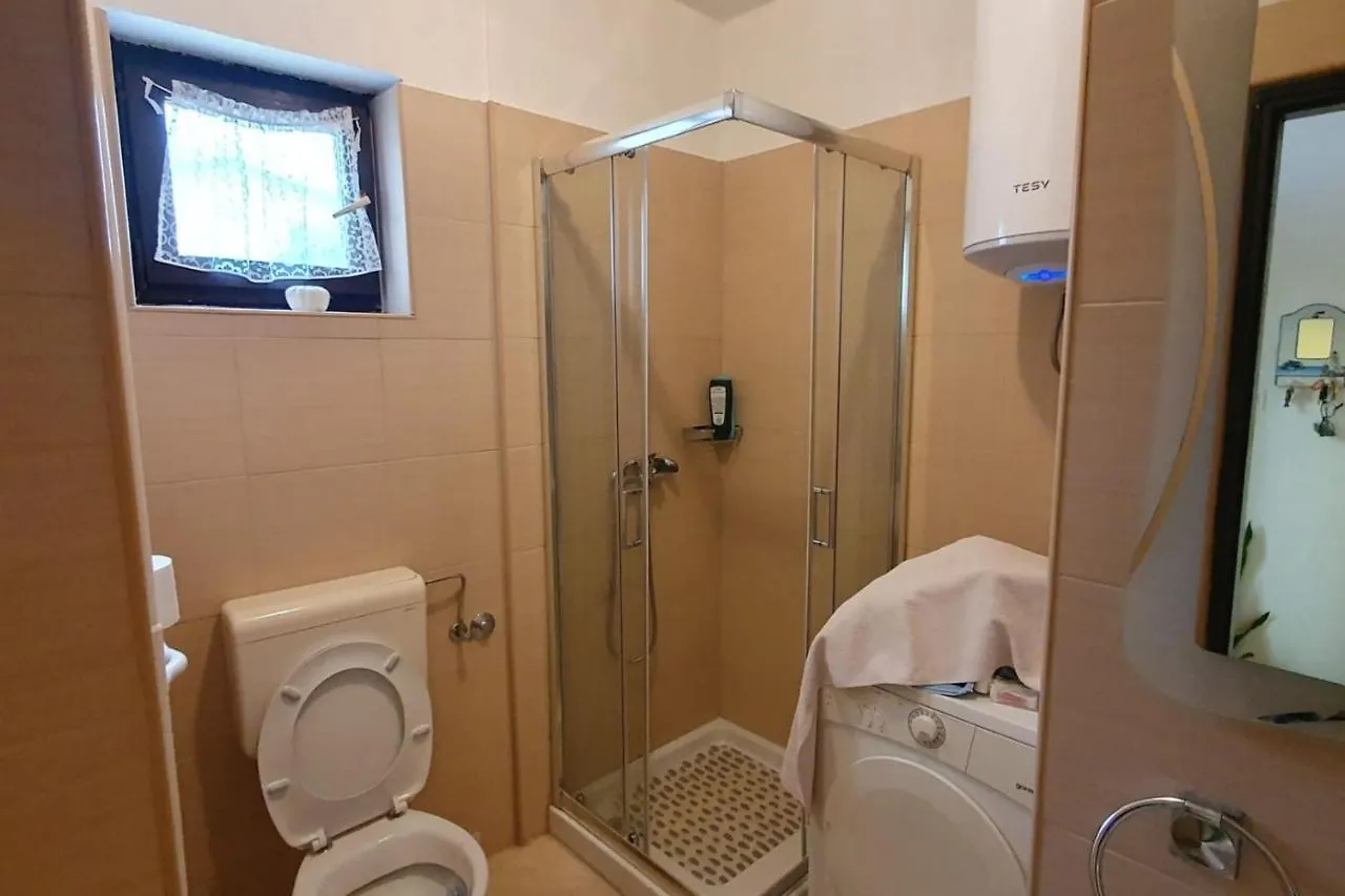 ゲストハウス Rooms Roza With Private Bathroom Fuskulin Country Area 6 Km From The Beach クロアチア