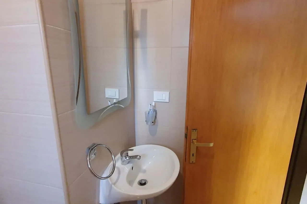 Rooms Roza With Private Bathroom Fuskulin Country Area 6 Km From The Beach クロアチア