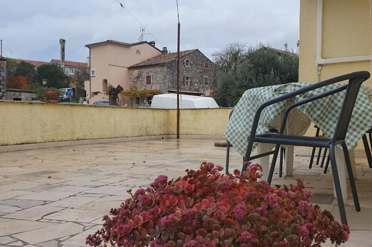 ゲストハウス Rooms Roza With Private Bathroom Fuskulin Country Area 6 Km From The Beach クロアチア