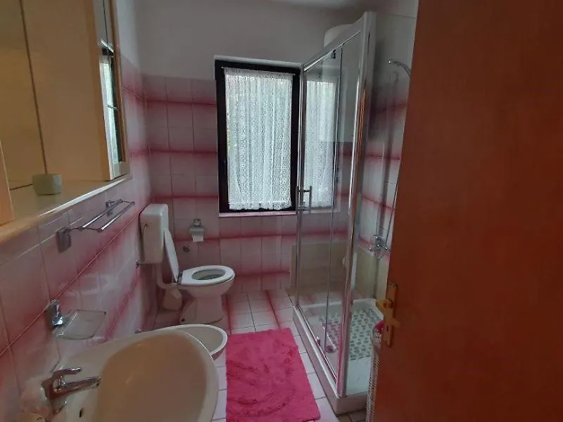 Rooms Roza With Private Bathroom Fuskulin Country Area 6 Km From The Beach 0*,  Kroatien