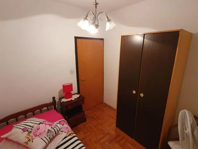 ゲストハウス Rooms Roza With Private Bathroom Fuskulin Country Area 6 Km From The Beach